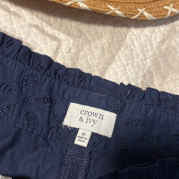 NWT Crown & Ivy Navy Eyelet Belted Shorts 16 - Picture 5 of 10